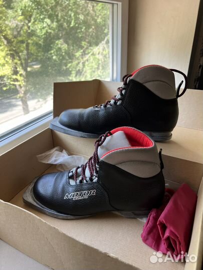 Лыжные ботинка кожаные 39 размер