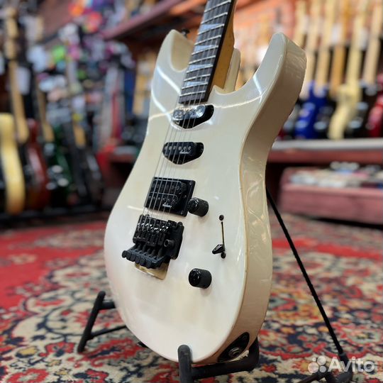 Электрогитара Charvel White H-S-S Japan винтаж