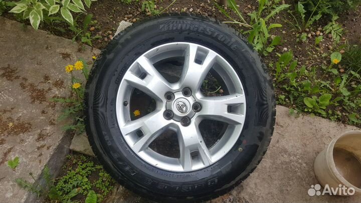 Bridgestone Dueler H/T D687 225/65 R17