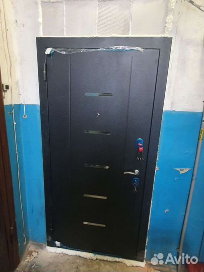 Входная металлическая дверь