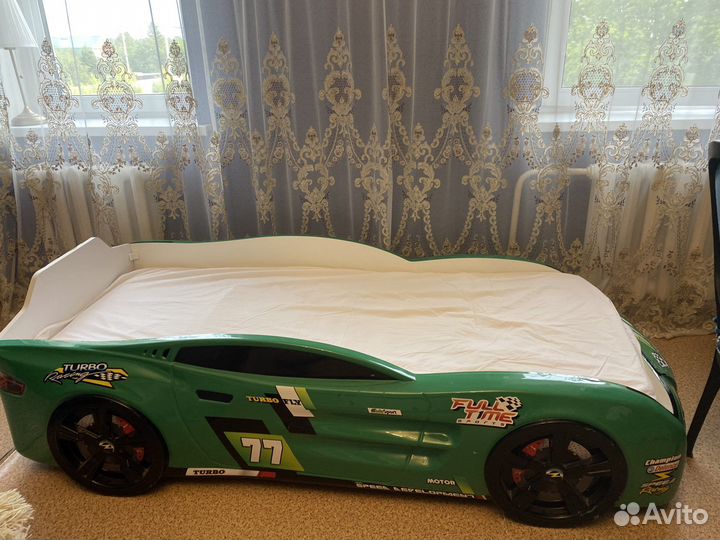 Кровать машина