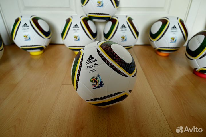 Футбольный мяч adidas jabulani
