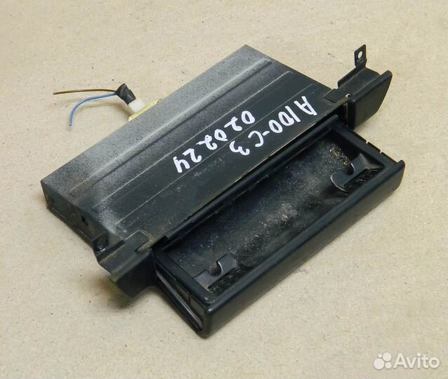 Пепельница Audi 100 C3