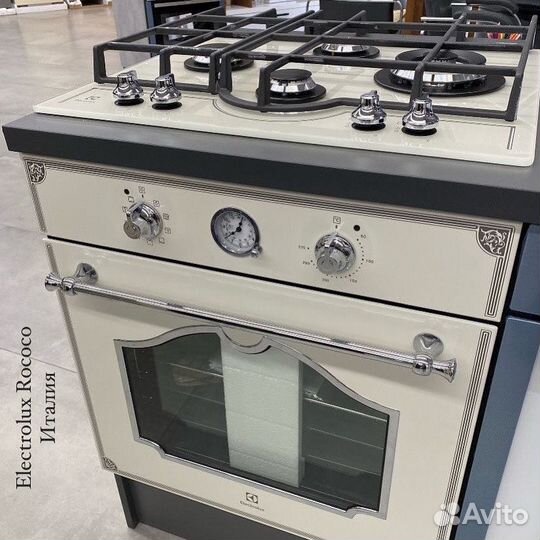 Духовой шкаф, варочная поверхность Electrolux