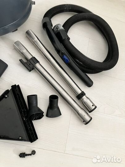 Пылесос LG 1400w Hippo