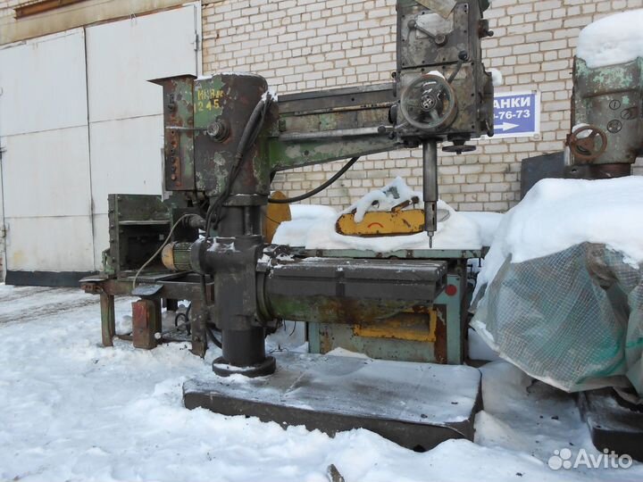 Радиально-сверлильный станок 2л53у