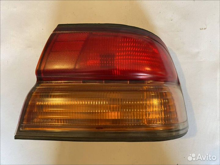 Фонарь задний правый Nissan Maxima