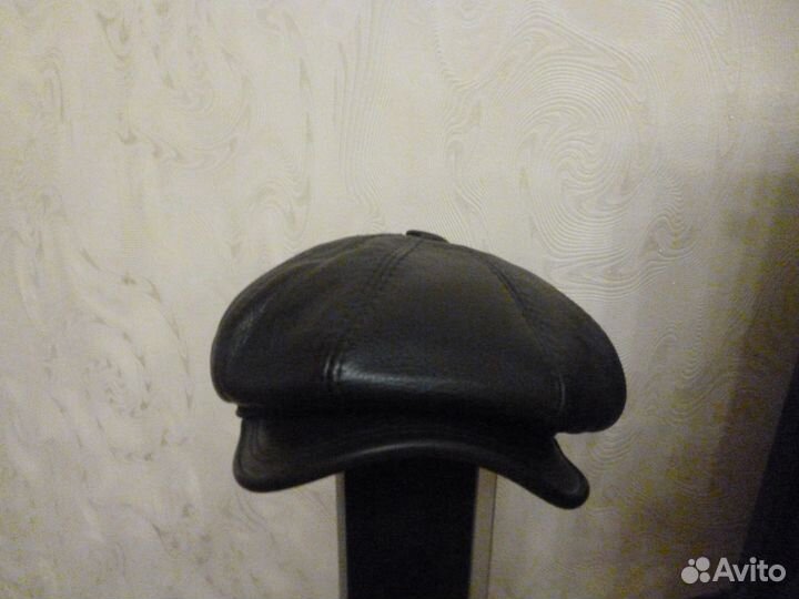 Коженая теплая кепка
