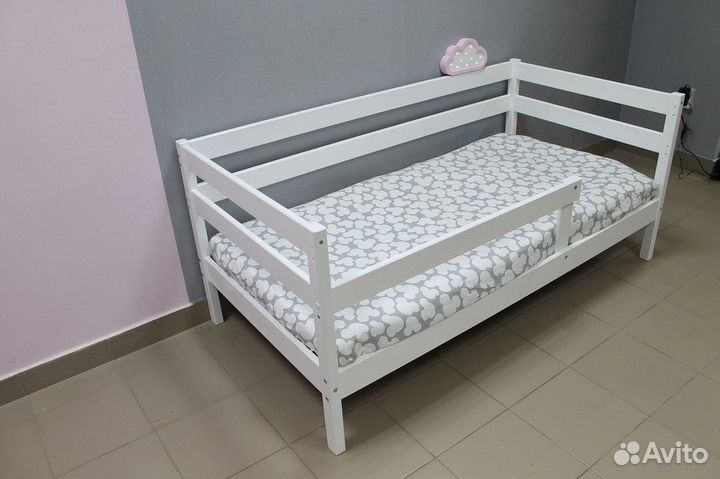 Детская кровать из массива