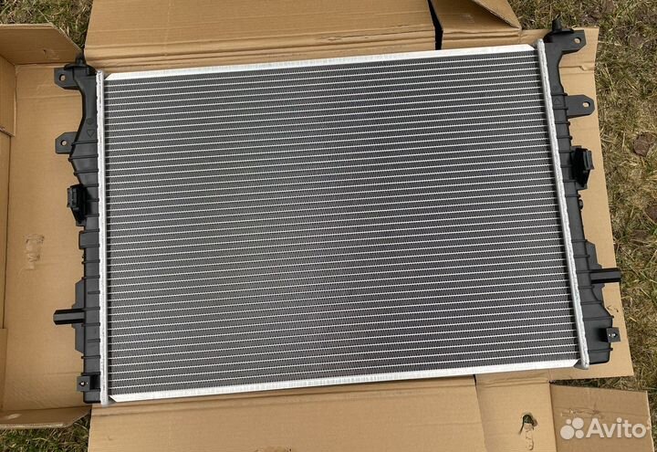 Радиатор охлаждения Geely Emgrand SS11 2024
