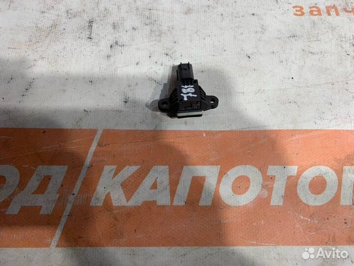 Датчик удара в двери Ford Fiesta 6 рест. 2014