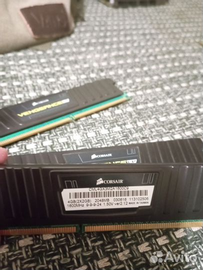 Оперативная память ddr3 8gb 4x2 Corsair 1600Mhz
