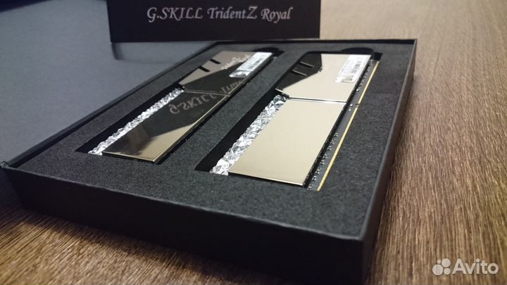 Новая озу 32gbDDR4 4000mhz g.skill TridentZ royal