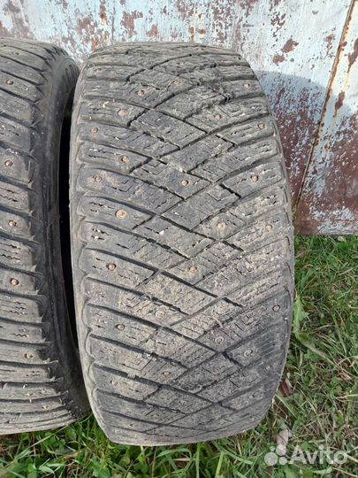 Goodyear UltraGrip 215/55 R16 97M