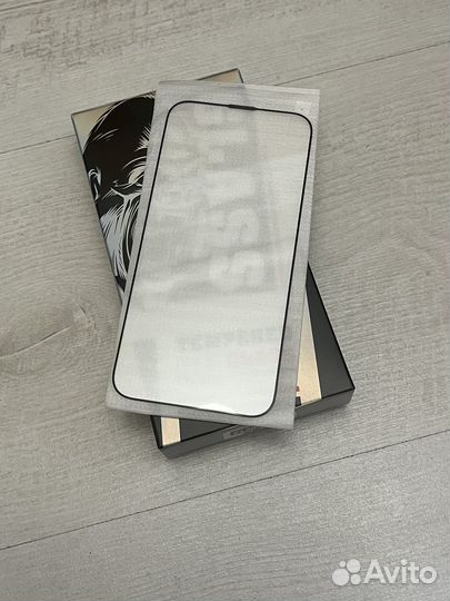 Защитное стекло iPhone 13