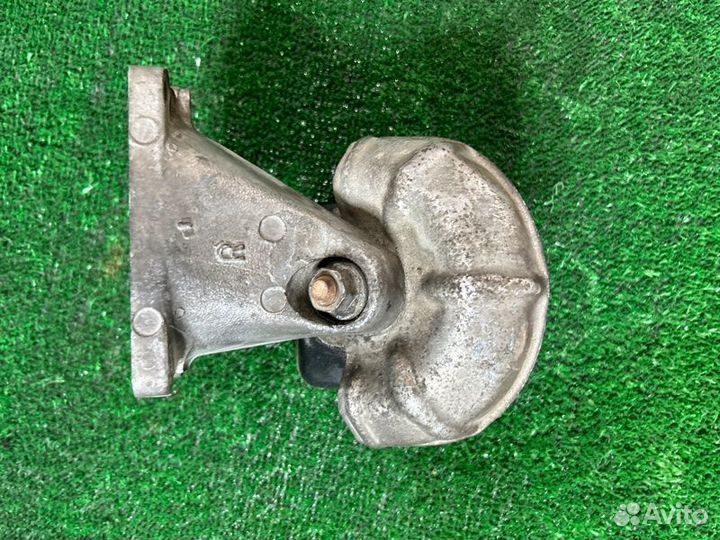 Подушка двс правая Lexus Ls400 USF20 1uzfe