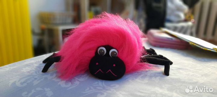 Паук лохмытый на батарейках