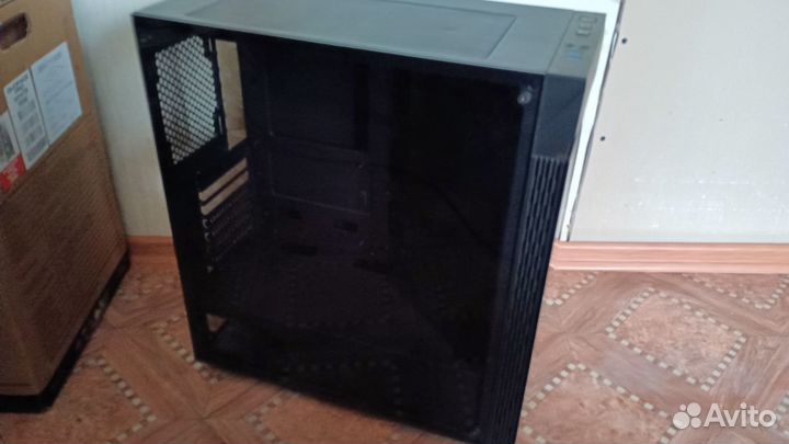 Корпус gigabyte C200 glass