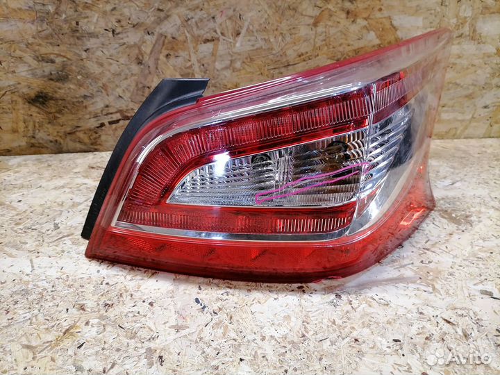 Фонарь правый Nissan Teana L33 дефект