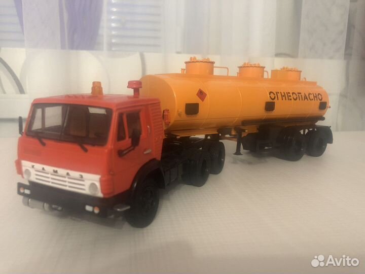 Камаз-54112 с прицепом Нефаз-96742