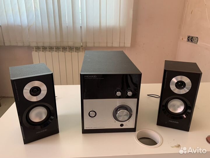 Сабвуфер и колонки для компьютера Microlab M-880