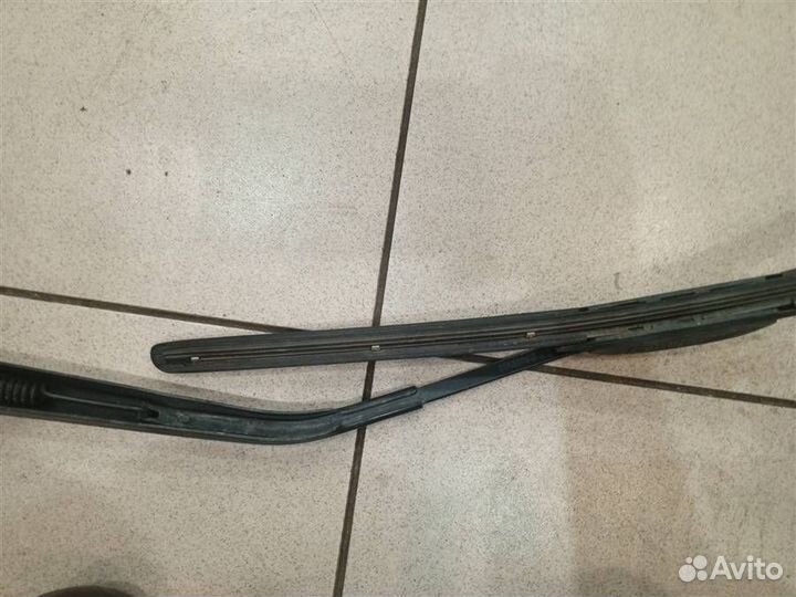 Поводок стеклоочистителя передний правый Hyundai