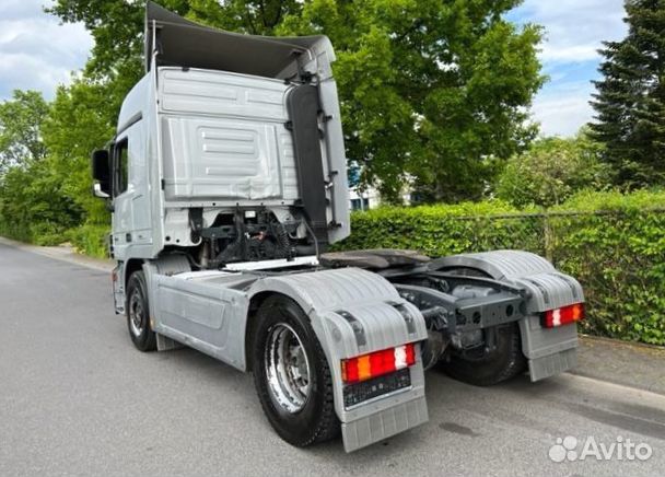 Pазбираем грузовик Mercedes-Benz Actros mpiii 2009