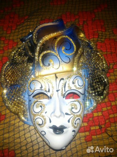 Маска венецианская