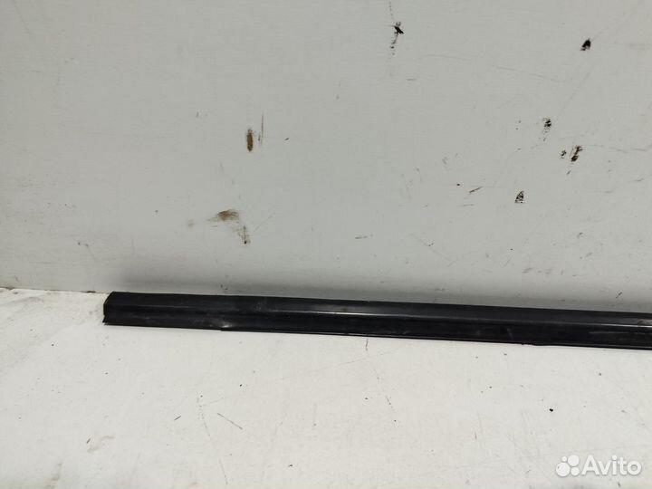 Накладка стекла переднего левого Solaris 2010-2017