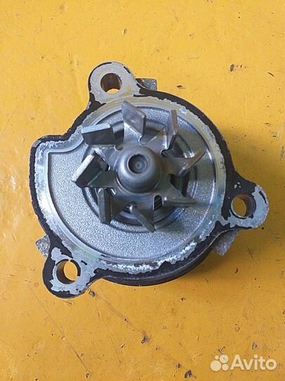 Помпа водяной насос Nissan 2.5 QR25 DE X-trail