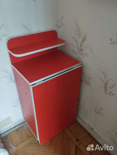 Маникюрный стол складной