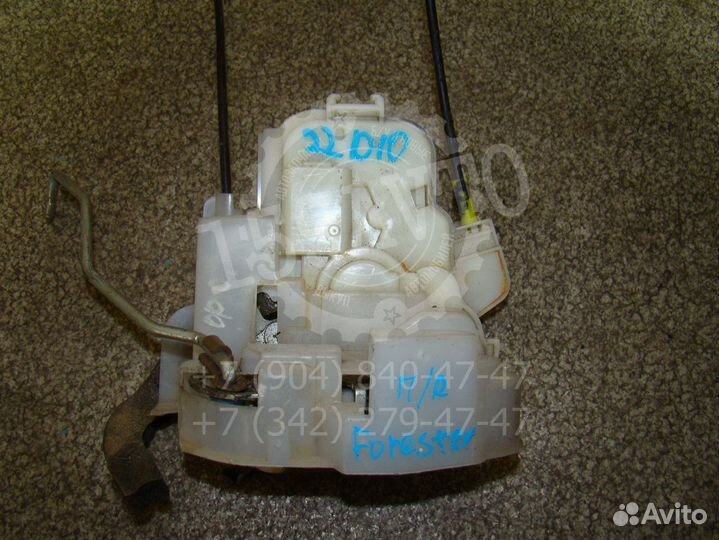 Замок двери передней правой Subaru Forester 3