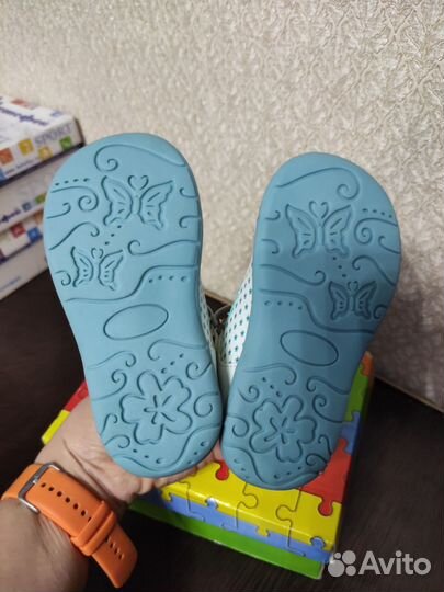 Туфли для девочки 22 размер новые