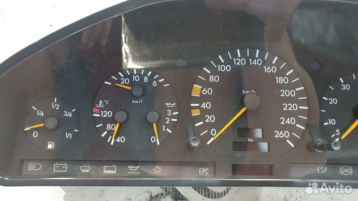 Приборная панель на Mercedes-Benz W140 C140