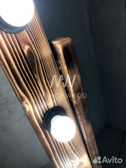 Гримерное зеркало на подставке