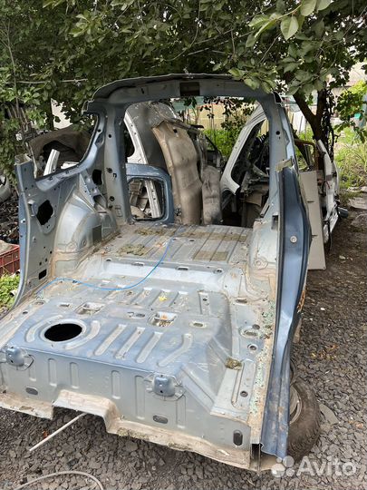 Пол багажника лада ларгус со стаканами