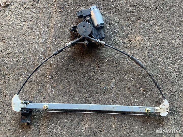 Mazda 3 bk стеклоподъемник задний левый