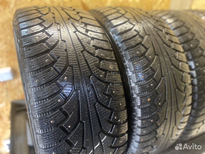 Nokian Tyres Hakkapeliitta 5 SUV 285/60 R18 116T