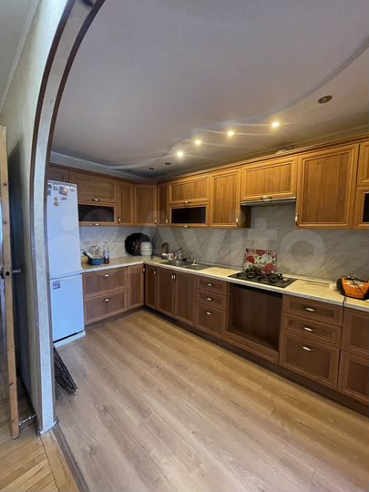 4-к. квартира, 112 м², 5/5 эт.