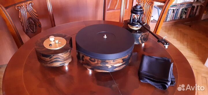 Проигрыватель пластинок Silvertone Piano Ebony