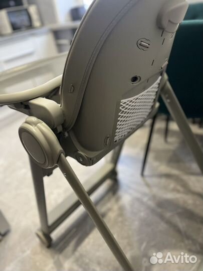 Стульчик для кормления happy baby lux олива