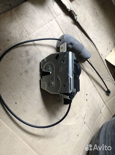 Замок багажника Mecedes ML w164