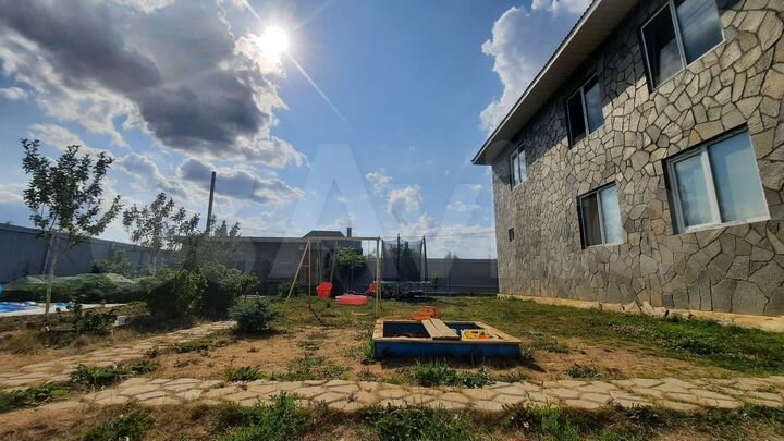 Дом 180 м² на участке 10 сот.