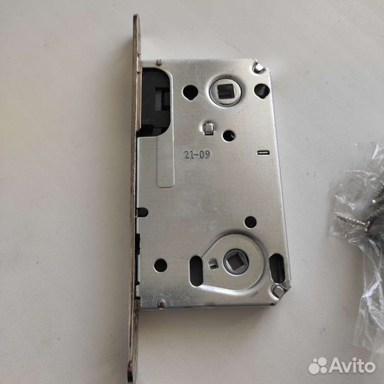 Замок дверной магнитный