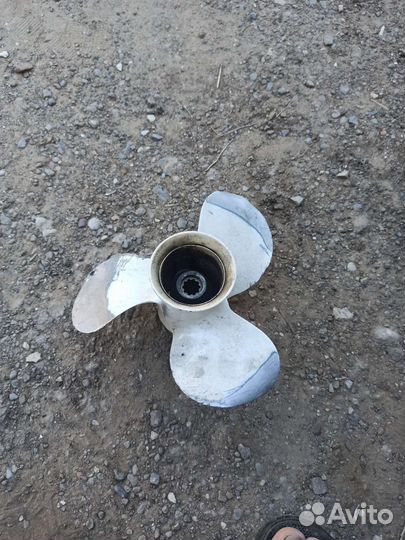 Винт на лодочный мотор Ямаха 25-30