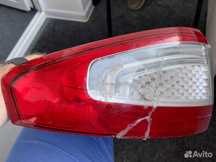 Задний левый внешний Фонарь форд Мондео 4