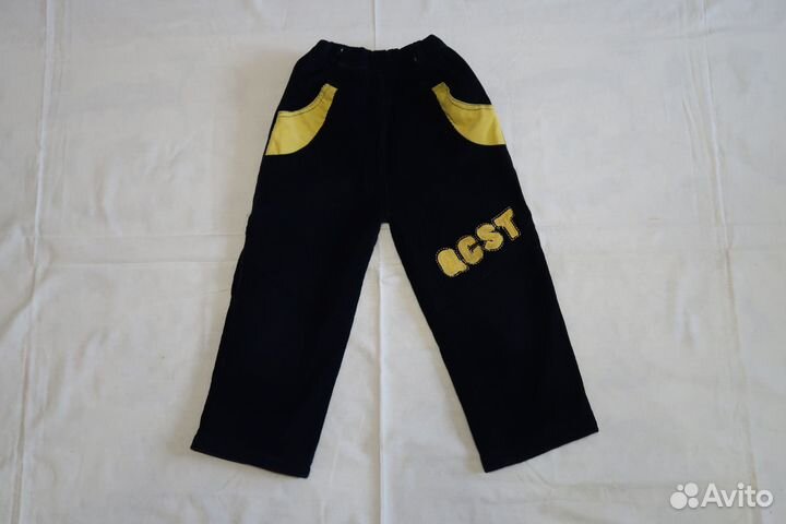 Теплые детские вещи: брюки, свитер, шапка, варежки