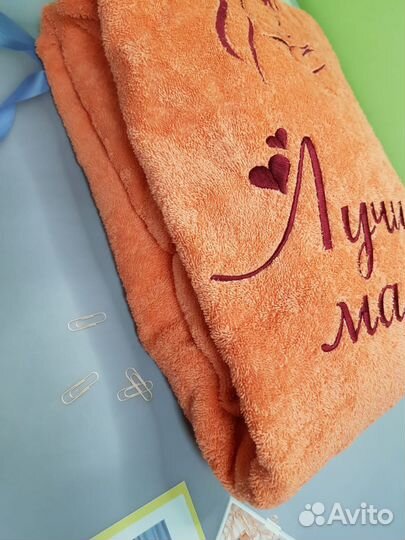 Махровый халат с вышивкой 