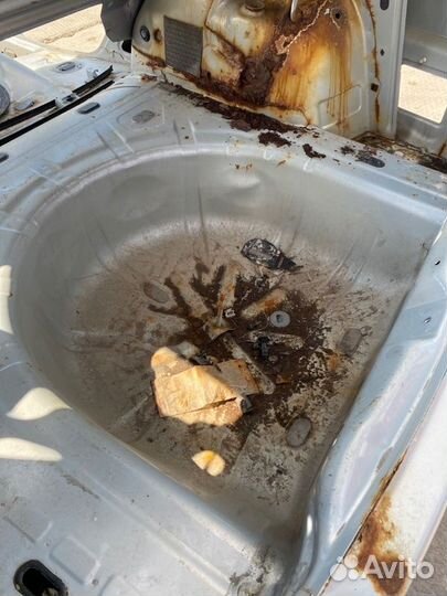 Задняя панель кузова Renault Logan седан 1.4