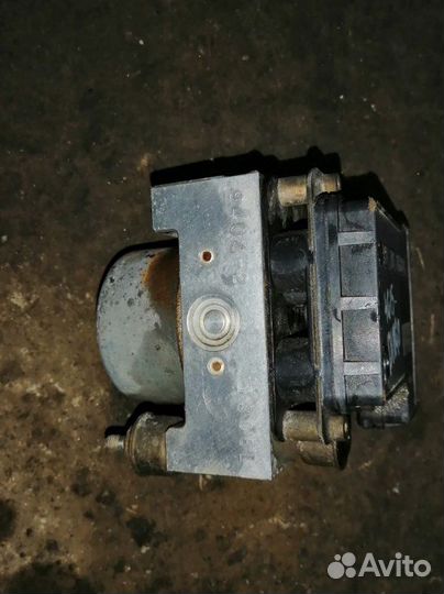 Блок abs Mitsubishi Dingo CQ2A 4G15 2001